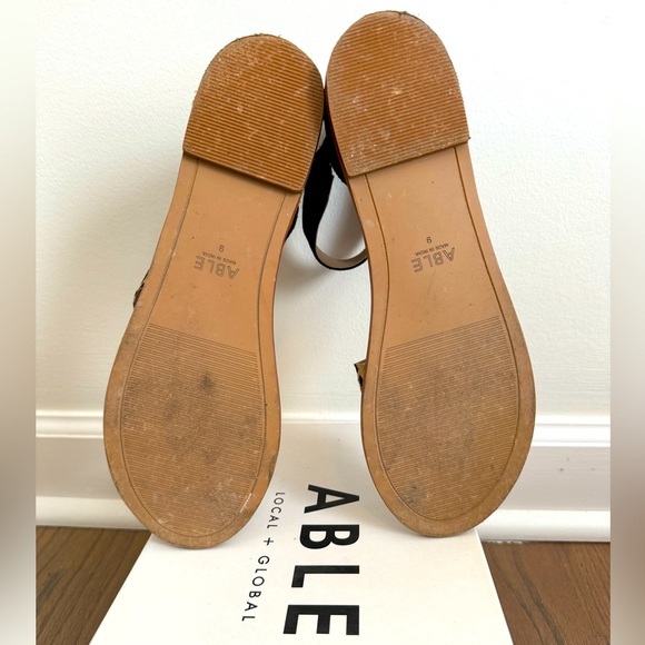 Able Sandles - Picture 3 of 4